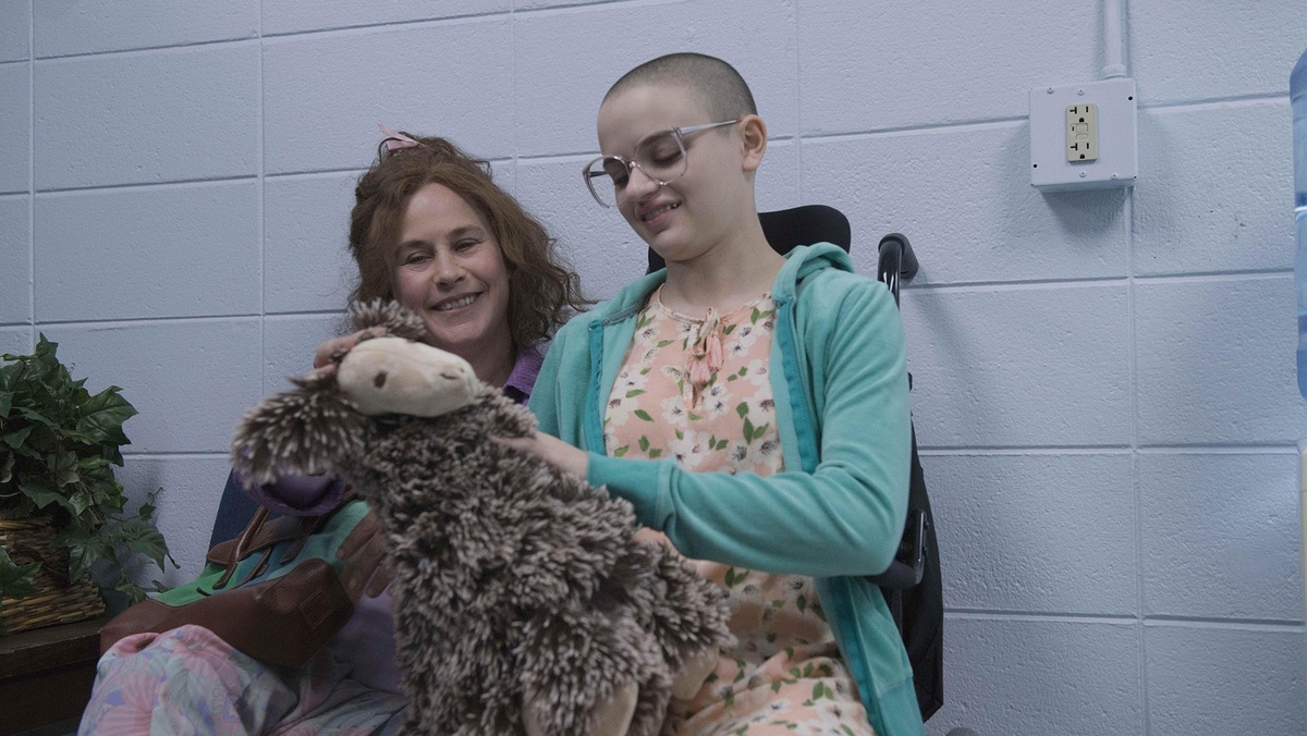 Кадр из мини-сериала «Притворство», 2019 год, режиссеры Адам Аркин, Лор де Клермон-Тоннер