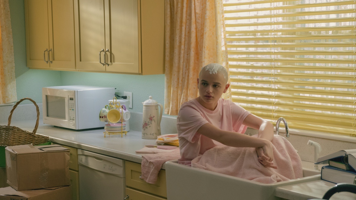 Кадр из мини-сериала «Притворство», 2019 год, режиссеры Адам Аркин, Лор де Клермон-Тоннер