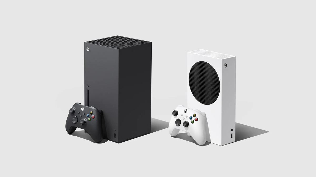 Слева направо: Xbox Series X и Xbox Series S