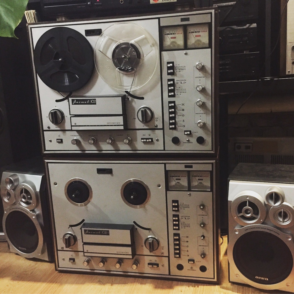 Магнитофоны "Ростов 102" и "Ростов 102-1". Фото из моего личного архива.