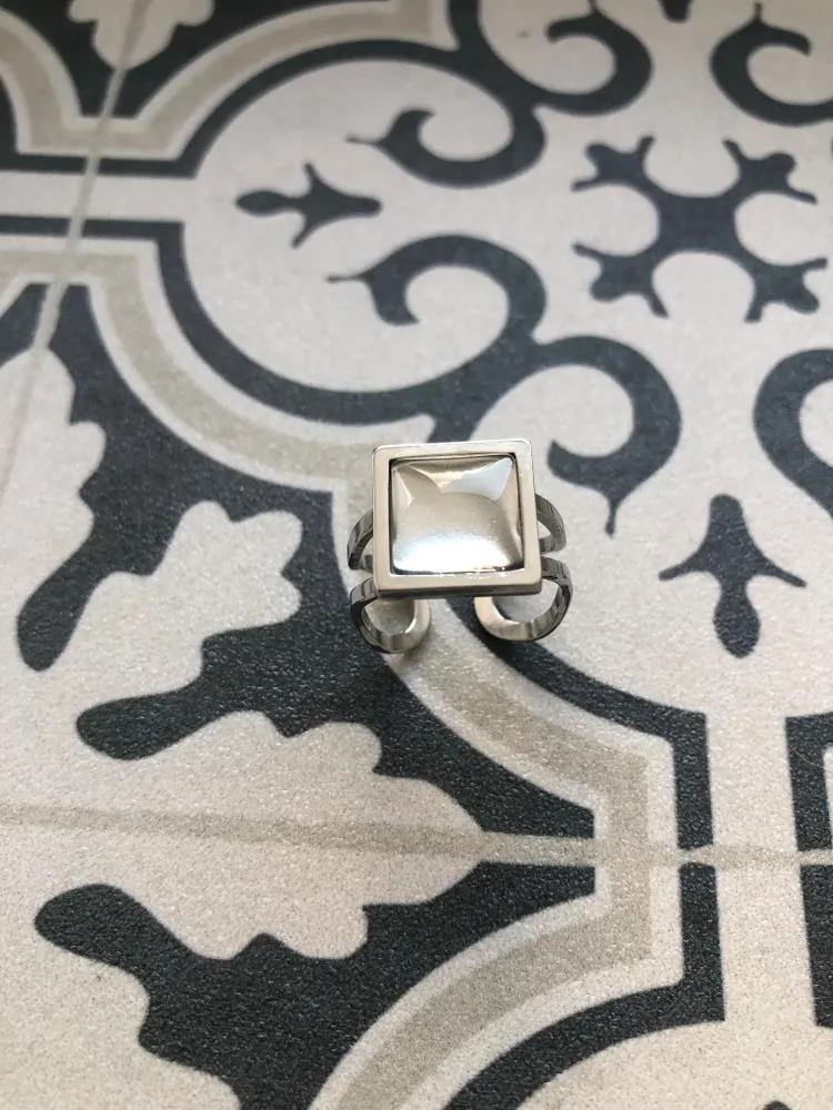 Кольцо медицинская сталь и ювелирное стекло