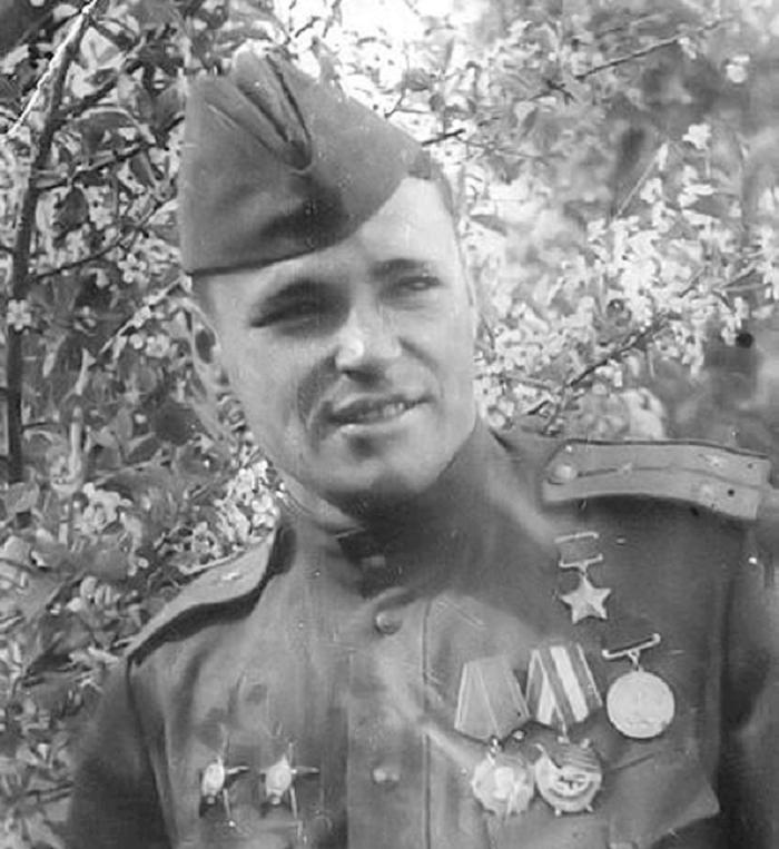 Владимир Николаевич на фронте