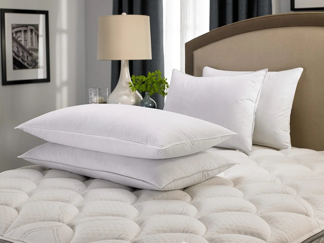Подушка Feather & Down Pillow Hilton