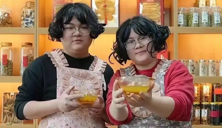 Рекламируют свои фитотовары