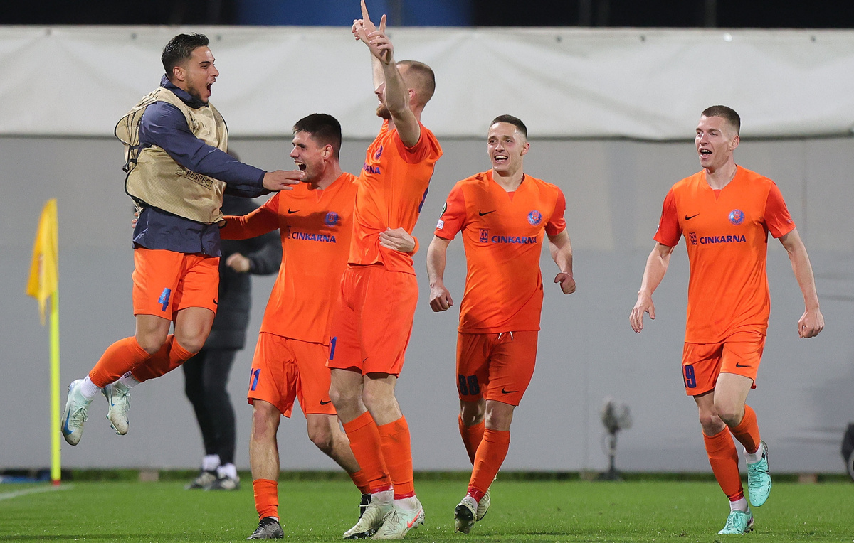    Игроки "Целе"  Gabriele Maltinti/Getty Images