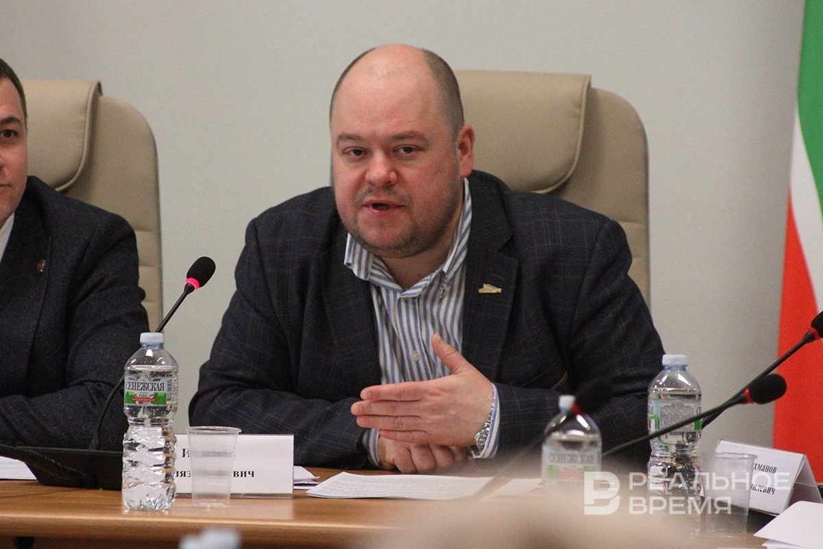    Ниязу Игламову идея централизованной работы с заводами и фабриками понравилась. Михаил Захаров / realnoevremya.ru