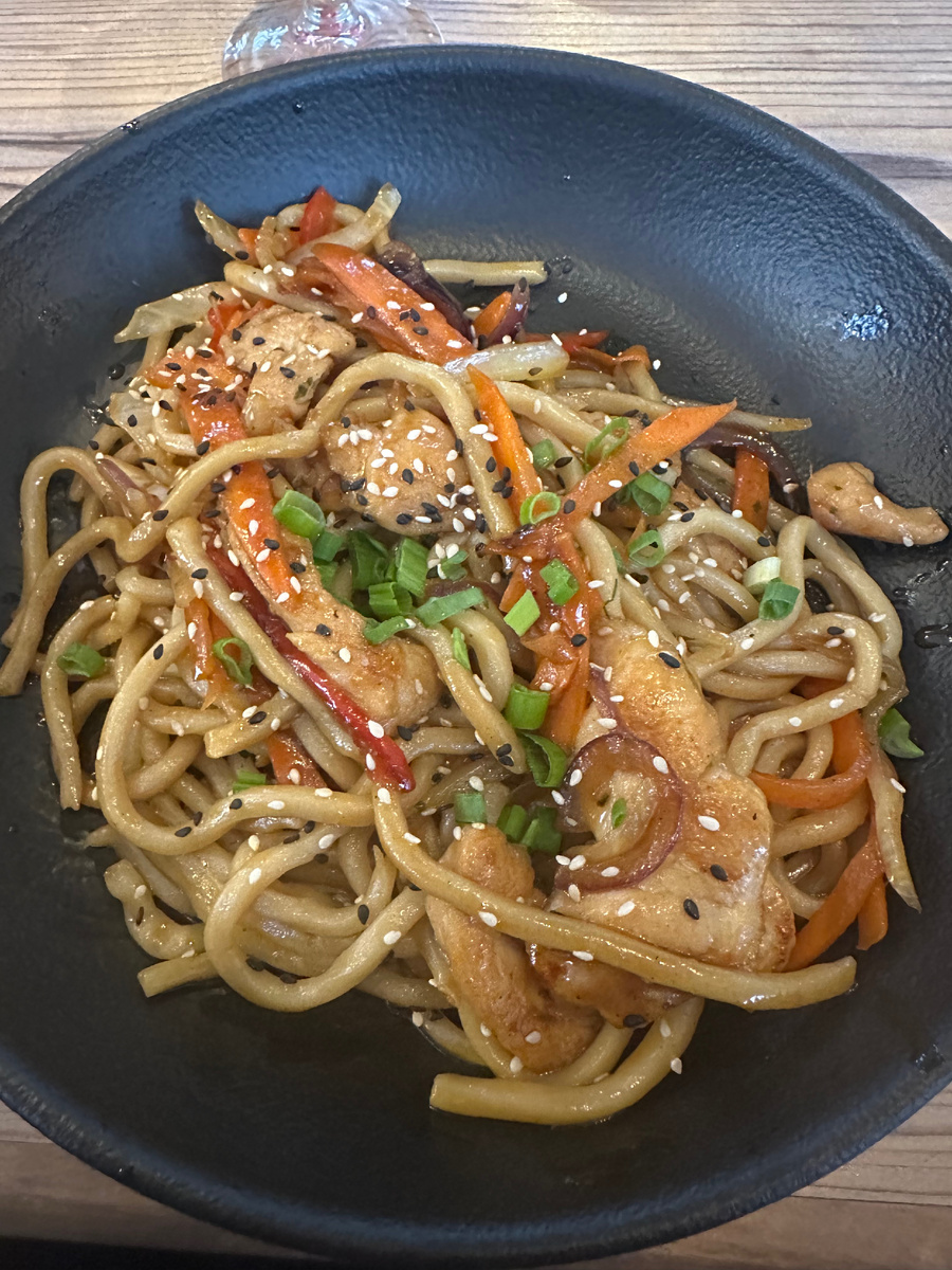 Вок с курицей