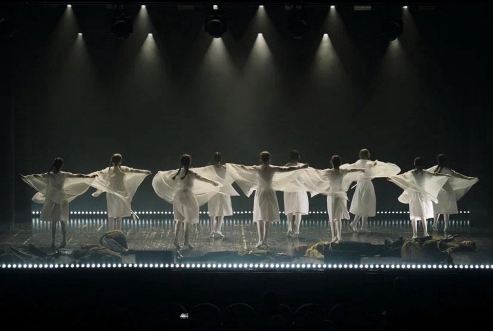    Спектакль "Жди меня". Фото со страницы фестиваля в ВК.