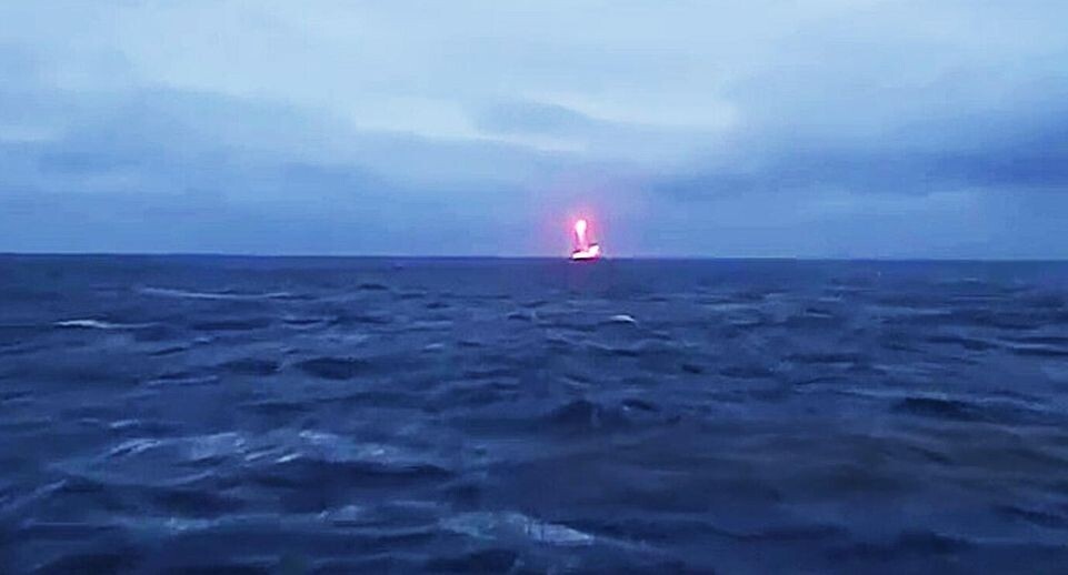    Запуск межконтинентальной баллистической ракеты «Синева» с подводного крейсера «Верхотурье», 2015 год. Минобороны РФзвел успешный / РИА «Новости»