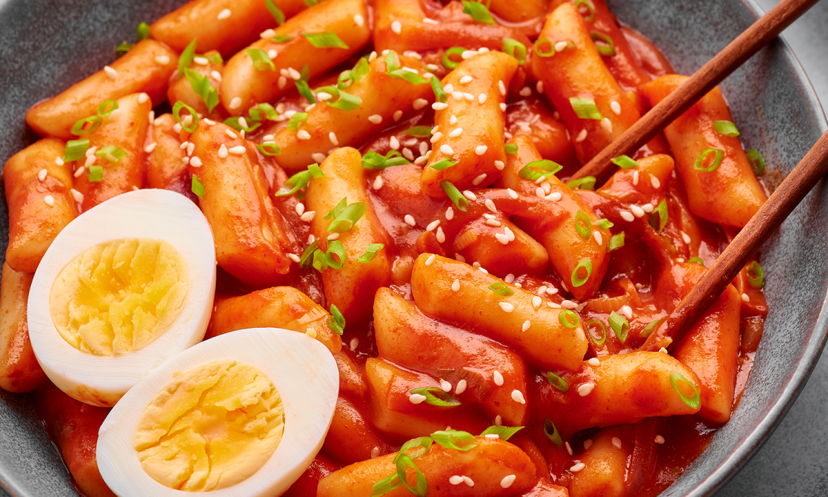 Токпокки с яйцом