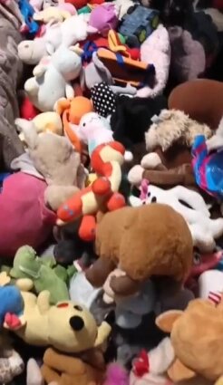    Перед Новым годом квартира завалена игрушками. Фото: Из личного архивa/ Виктор Бухаров