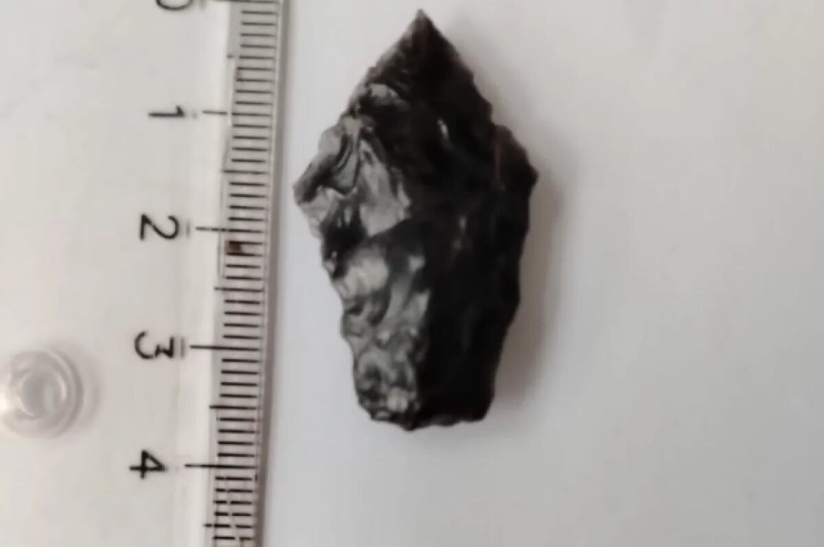    Курильский музей пополнился артефактом из вулканического стекла