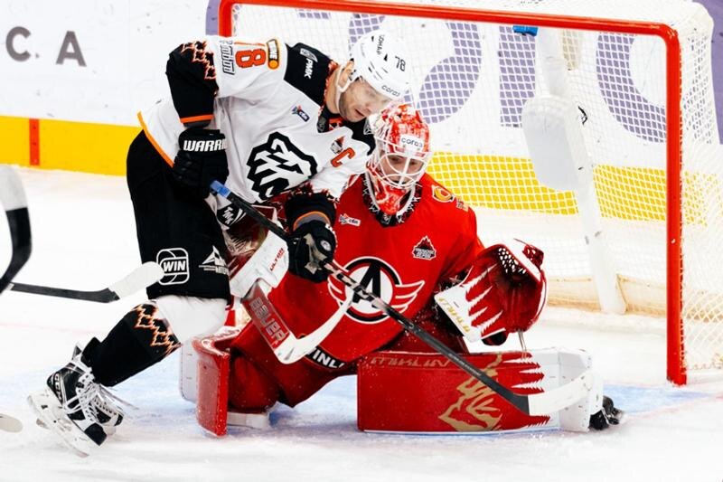    Пресс-служба ХК «Автомобилист» / Вратарь Владимир Галкин помог екатеринбургскому клубу выиграть