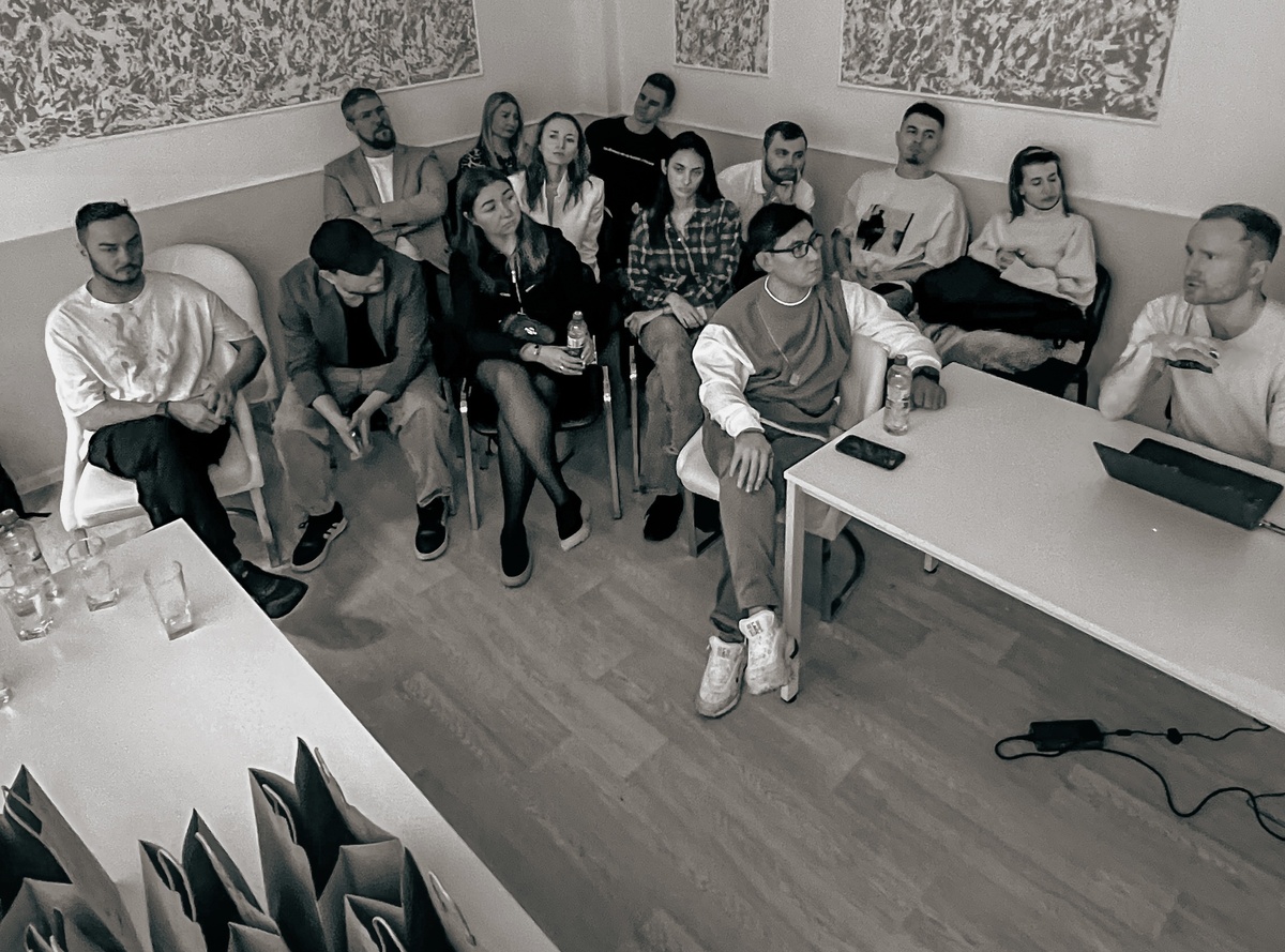 Максим Обушенков и резиденты бизнес клуба PRIDE 