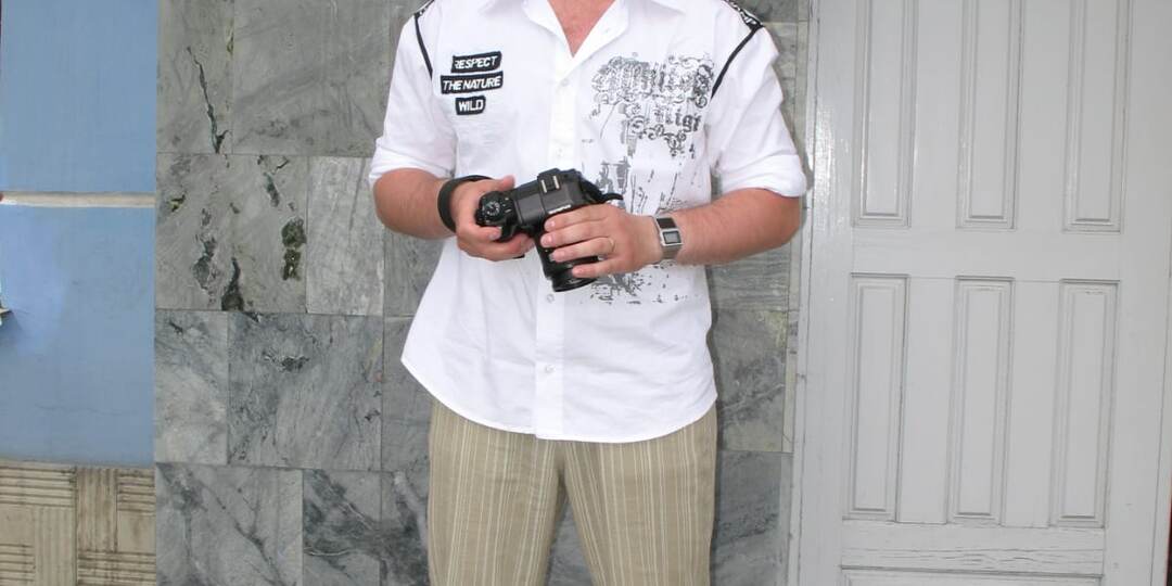 "Прости, что мы здесь ещё дышим"