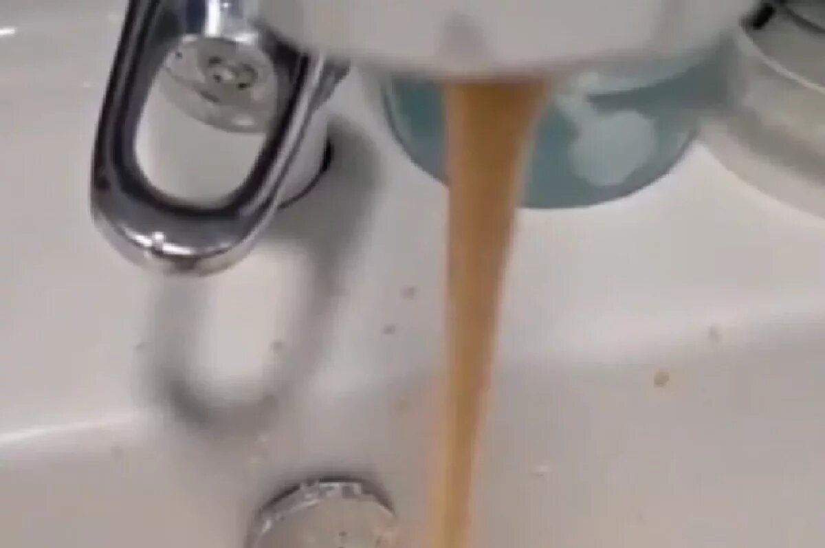    Более 100 сигналов о плохом водоснабжении в Троицком получили активисты