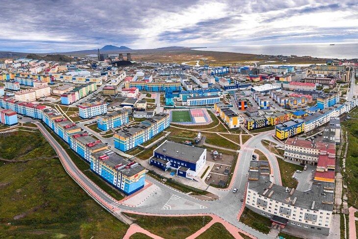 В чем смысл Чукотского автономного округа, если там живет мало людей и вечная мерзлота