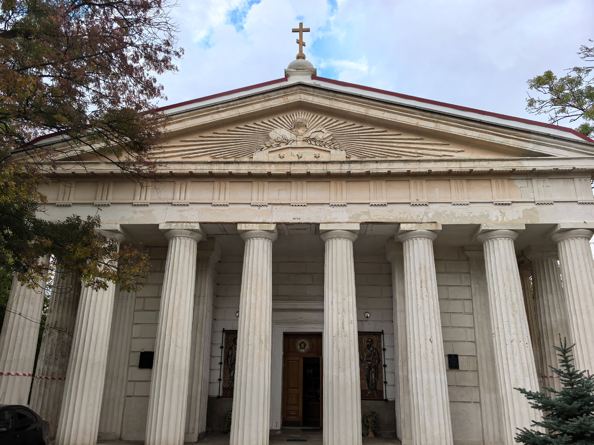 1. Все фото для статьи (кроме двух, которые отдельно отмечены) сделаны 22 октября 2025 года.