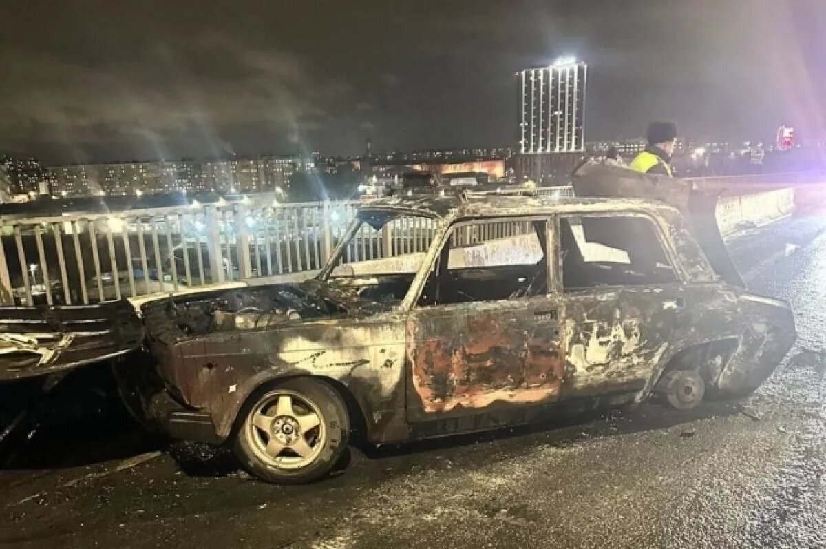    Легковушка сгорела из-за ДТП в Нижнем Новгороде