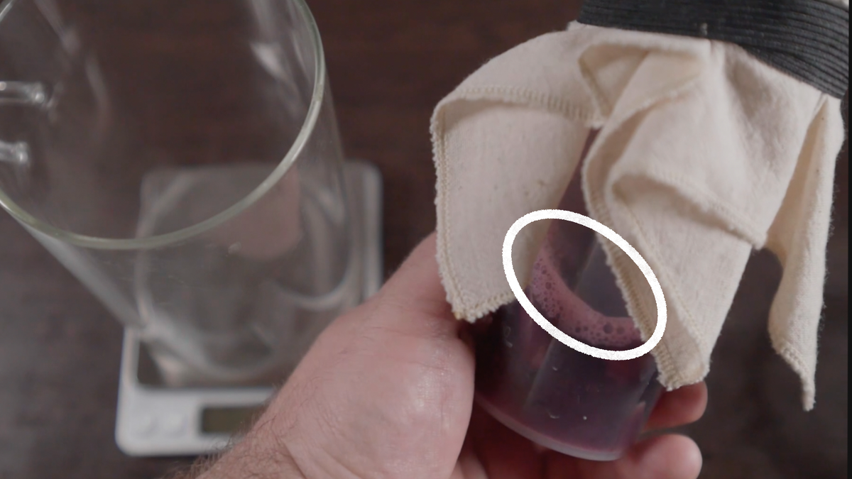 Признаки брожения дрожжевой воды. 