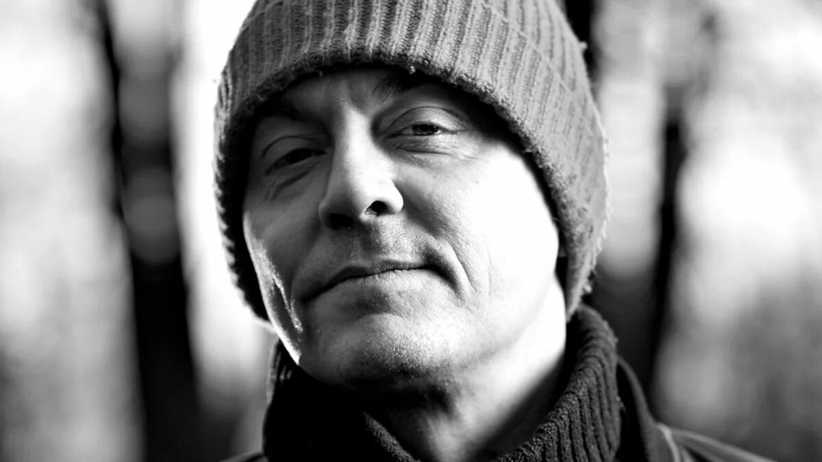 Самюэль Бьорк - норвежский музыкант - самоучка, драматург, писатель, переводчик, которого уже называют сверхновой звездой скандинавского нуара.