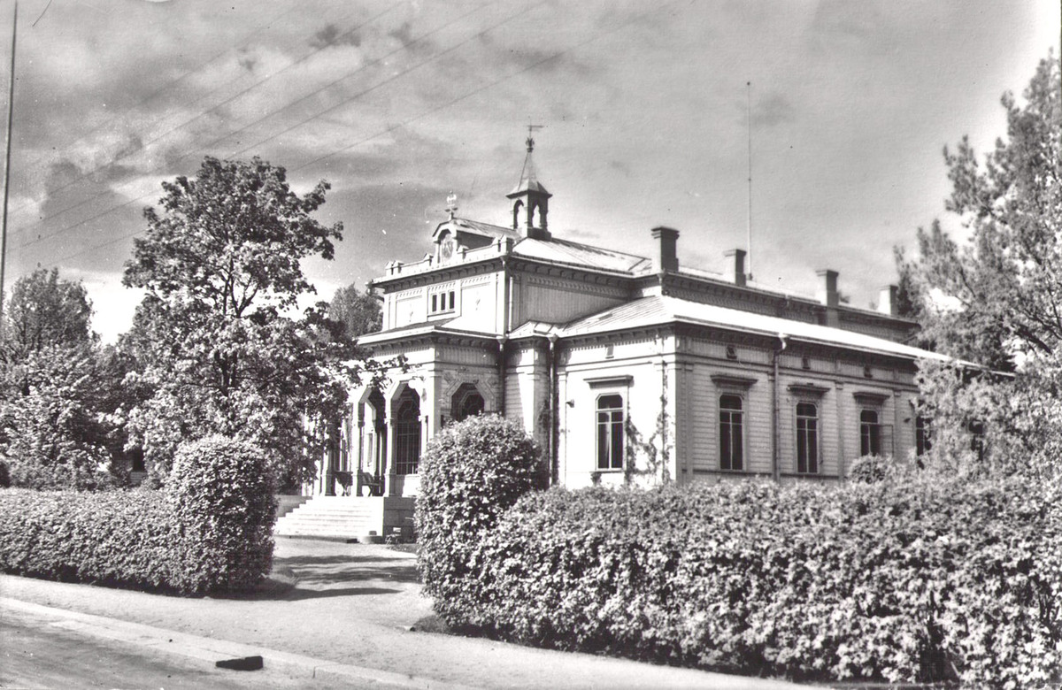 Дом-дача Густава Винтера, построенный в 1909 году на мысе Таруниеми неподалёку от Сортавалы. Фото из архива.