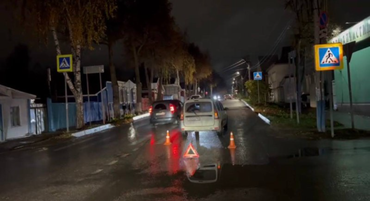    41-летний водитель LADA Largus не пропустил пешехода на переходе