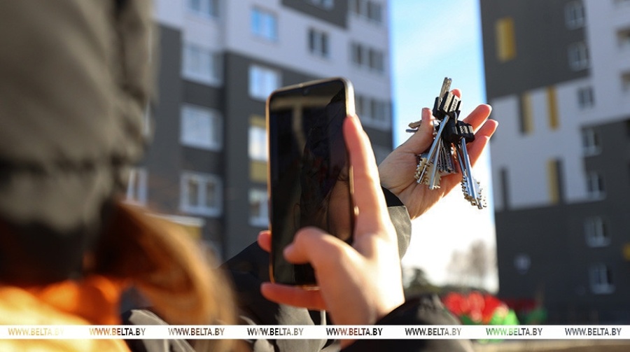     Долой "стягивание к Минску": Президент Беларуси о новых подходах к жилищной политике для многодетных