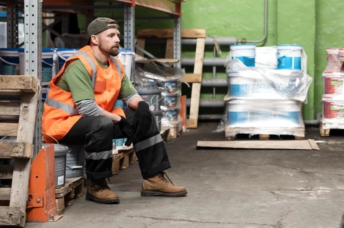    Мужчинам найти подработку гораздо проще, но она подразумевает, как правило, тяжёлый физический труд.