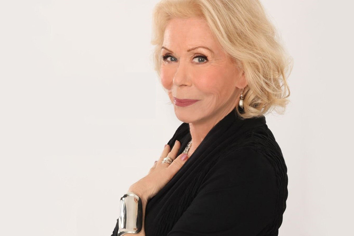 Луиза Хей (1926–2017) - американская писательница, мотивационный оратор и основательница движения самопомощи. Известна своими работами по самопомощи и популярной психологии.