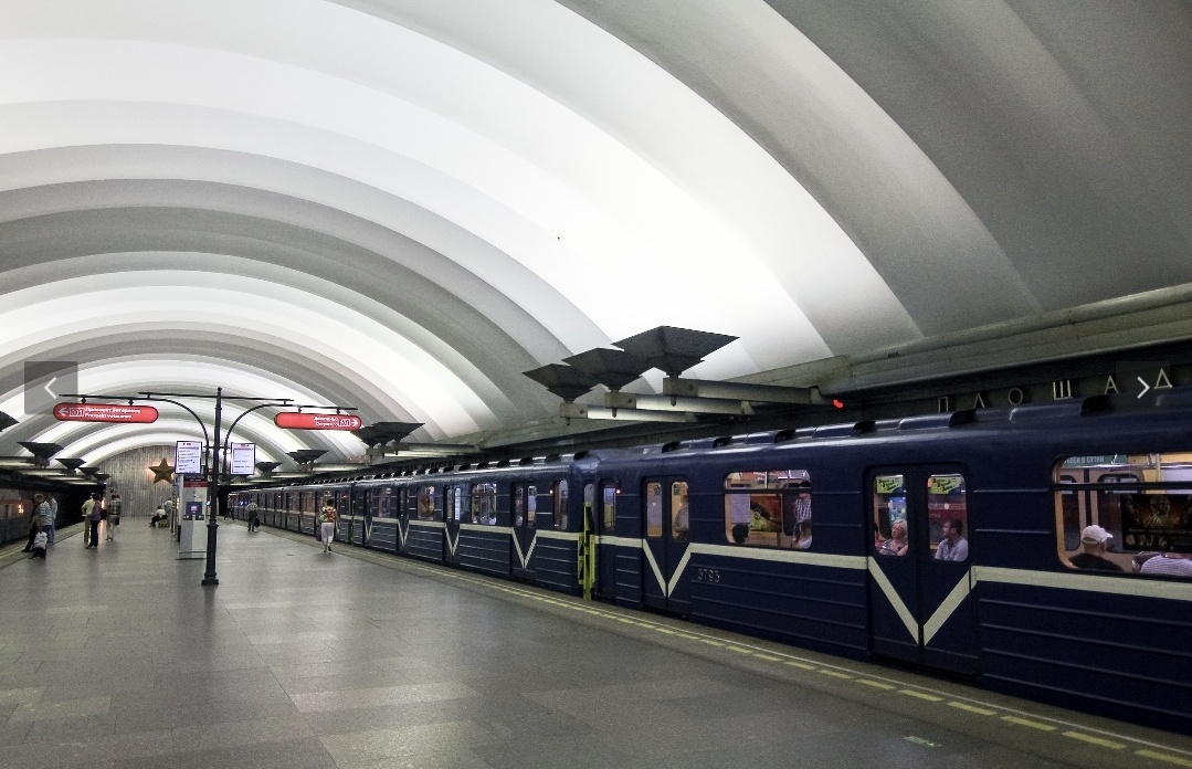 Станция "Площадь Мужества" оказалась отрезанной от сети метро из-за прорыва на годы