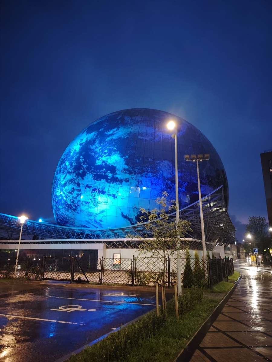 Вечером он особенно красив 