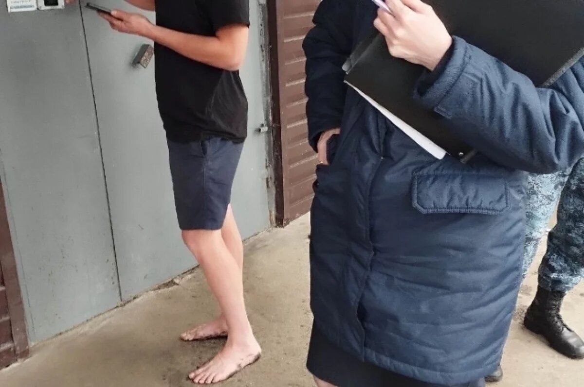    В Златоусте должника по алиментам выдало запотевшее стекло в машине