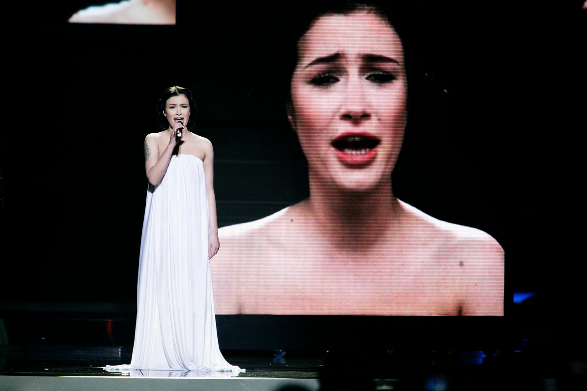    Анастасия Приходько во время выступления на Евровидении 2009. Фото: Getti Images