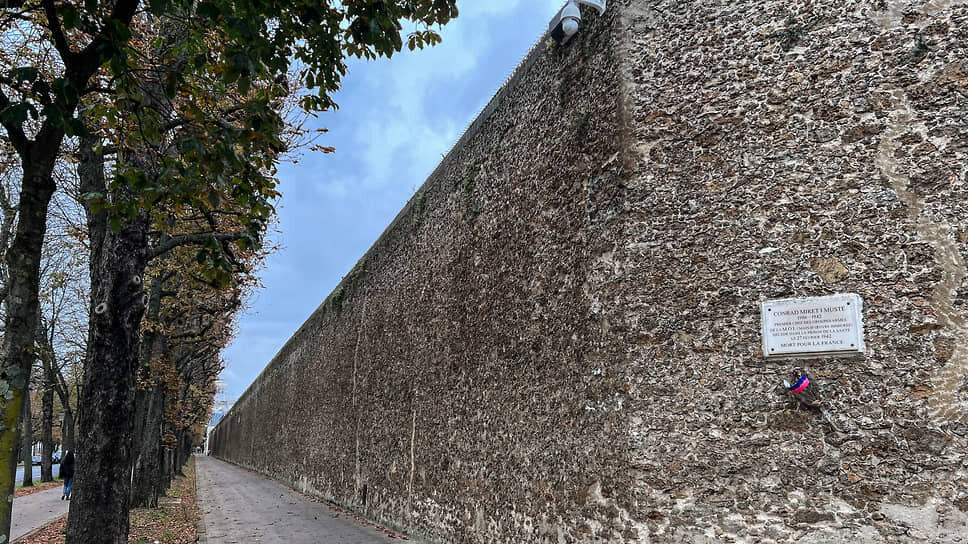 Тюрьма Ля-Санте.📷Фото: Алексей Тарханов / Коммерсантъ