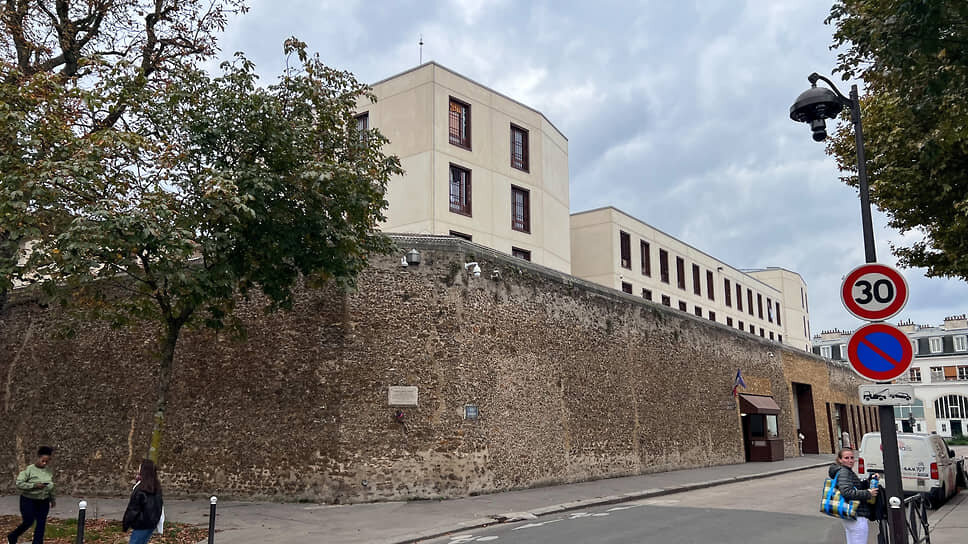 Тюрьма Ля-Санте.📷Фото: Алексей Тарханов / Коммерсантъ