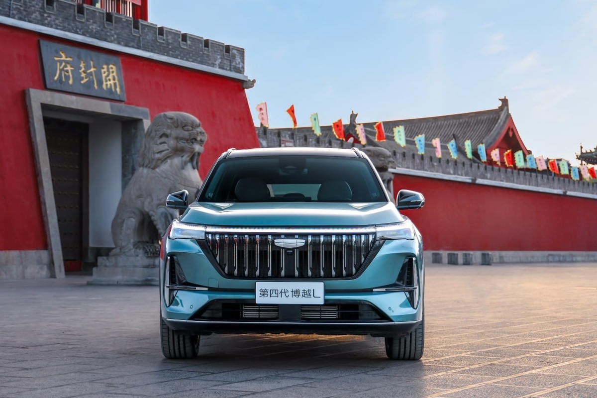 Новый Geely Atlas L для рынка КНР.