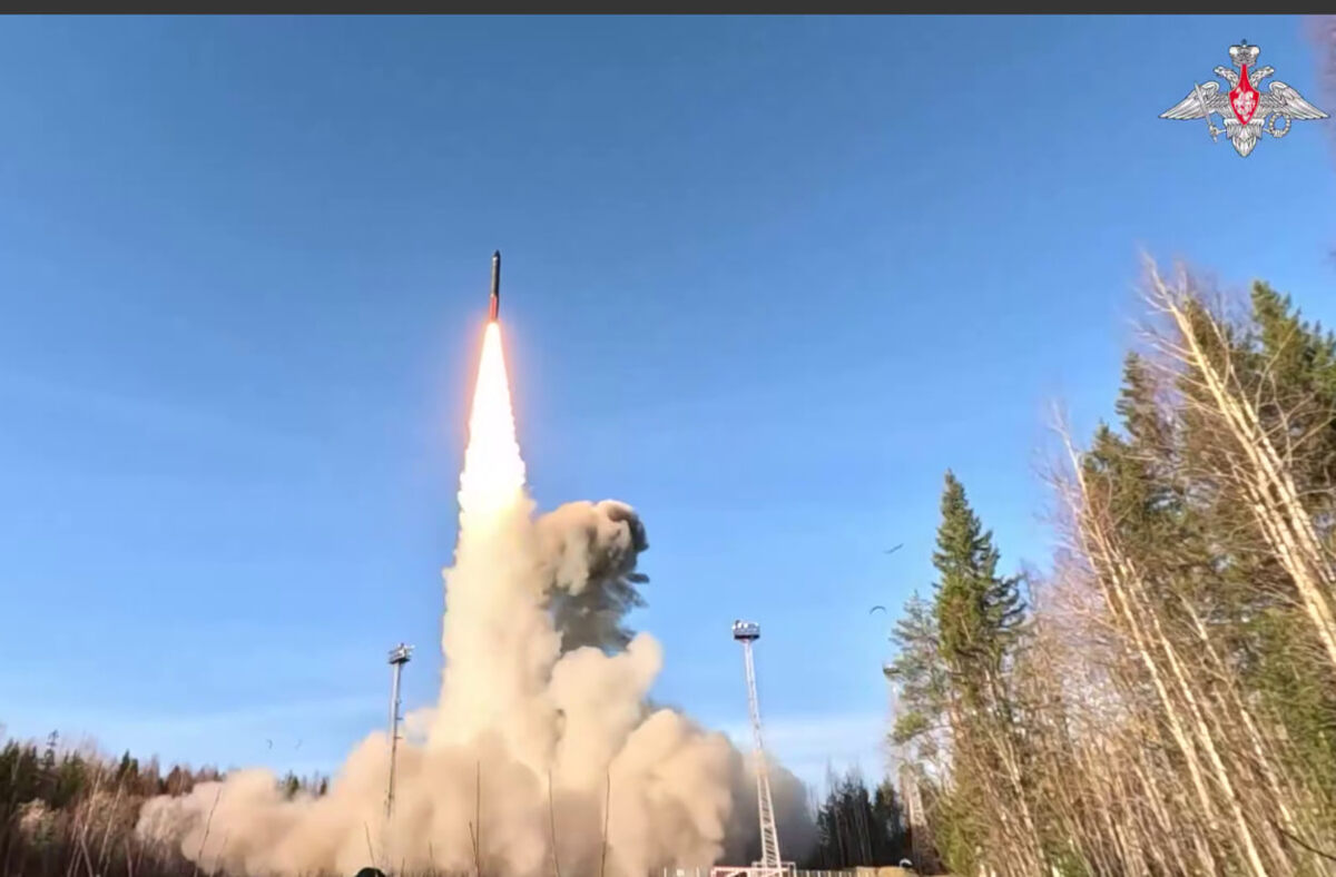    пуск ракеты "Ярс". скриншот видео с телеграм-канала Министерства обороны России