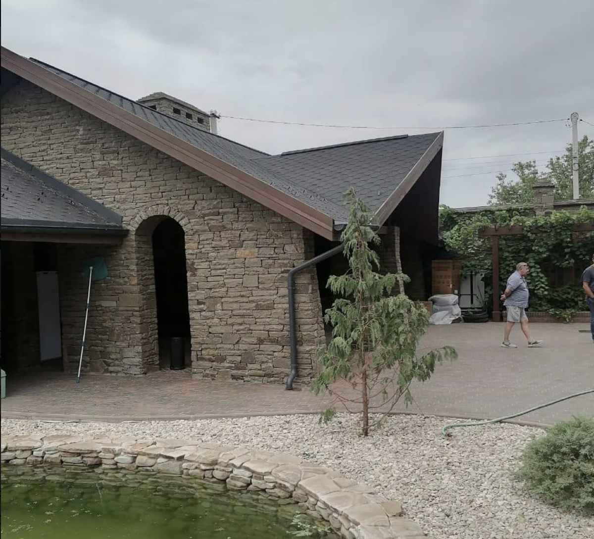 Беседка для загородного дома: как выбрать идеальный тип для вашего участка