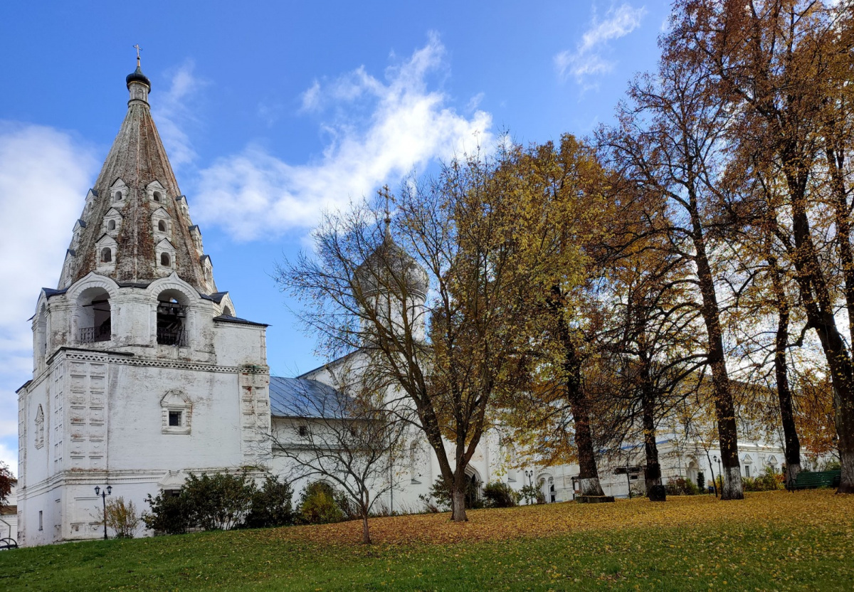 Свято-Троицкий Данилов монастырь в Переславле-Залесском. Основан в 1508 году. Объект культурного наследия народов РФ федерального значения.
