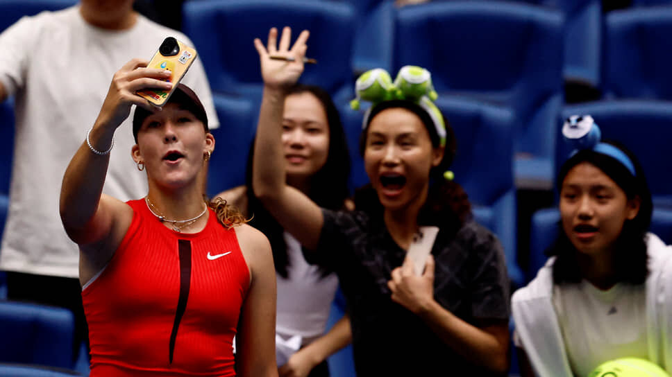 Мирра Андреева (слева).📷Фото: Tingshu Wang / Reuters