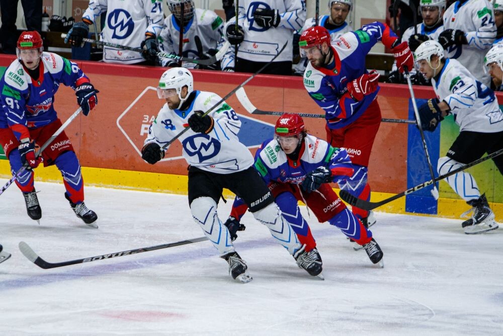    ХК "Славутич" Максим Захаров