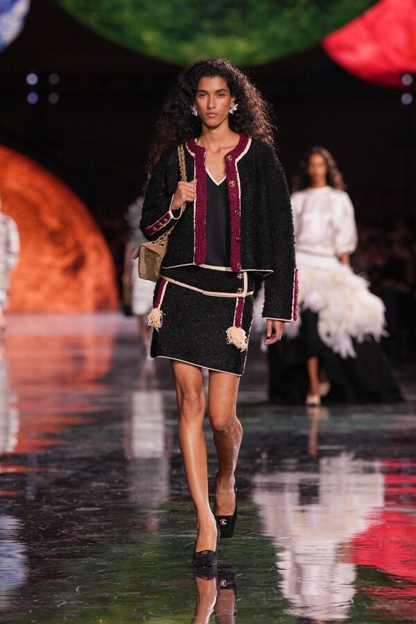 Показ коллекции Chanel весна-лето 2026 на Неделе моды в Париже SS26