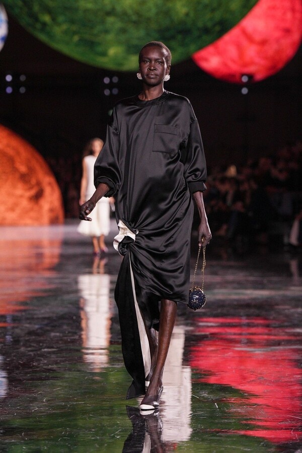 Показ коллекции Chanel весна-лето 2026 на Неделе моды в Париже SS26