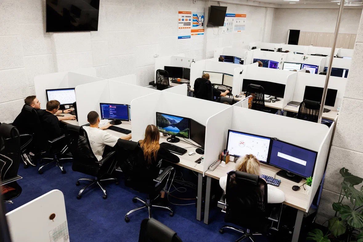 Рабочая обстановка кол-центра компании «Миранда»