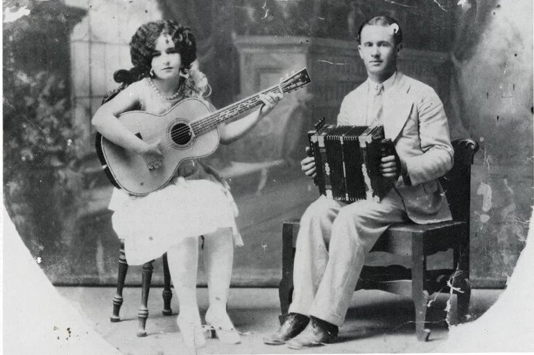 Клеома Бро и Джо Фалькон