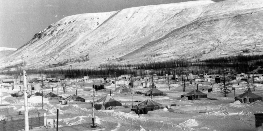 «Рабочие без зарплаты». Как ГУЛАГ превратился в экономический механизм Сталина и зачем это было нужно?