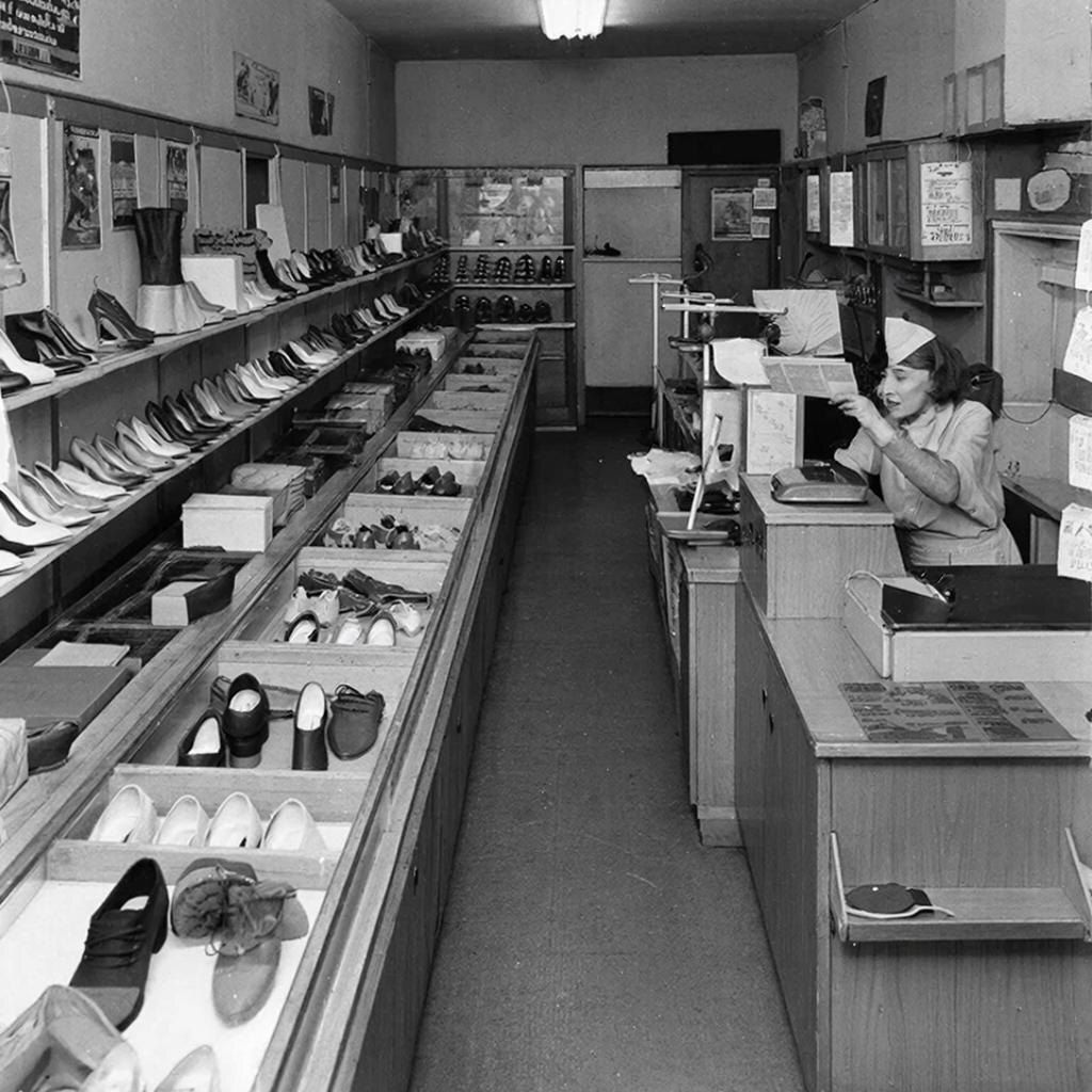 Обувное магазин. Изображение сгенерировано сервисом GigaChat 