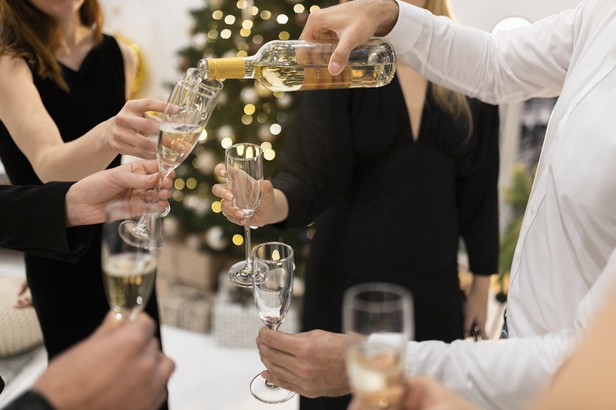 Главное фото создано Freepik