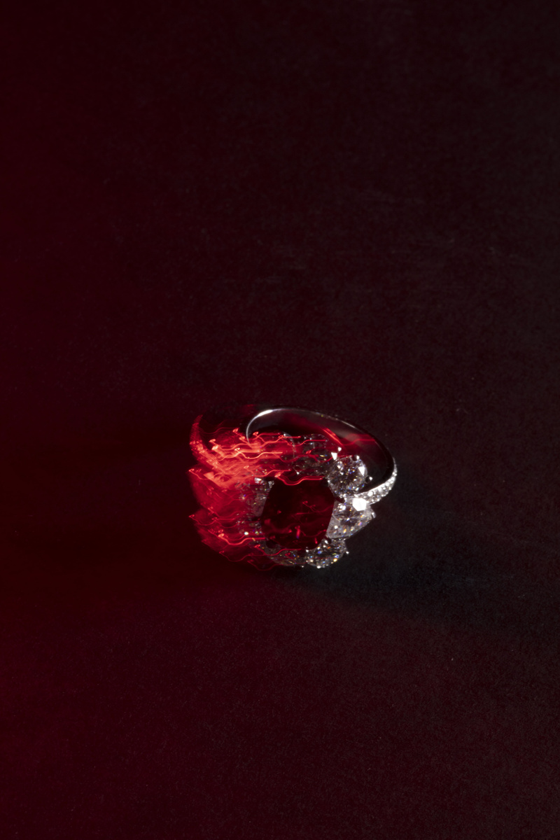 Лабораторно выращенный рубин